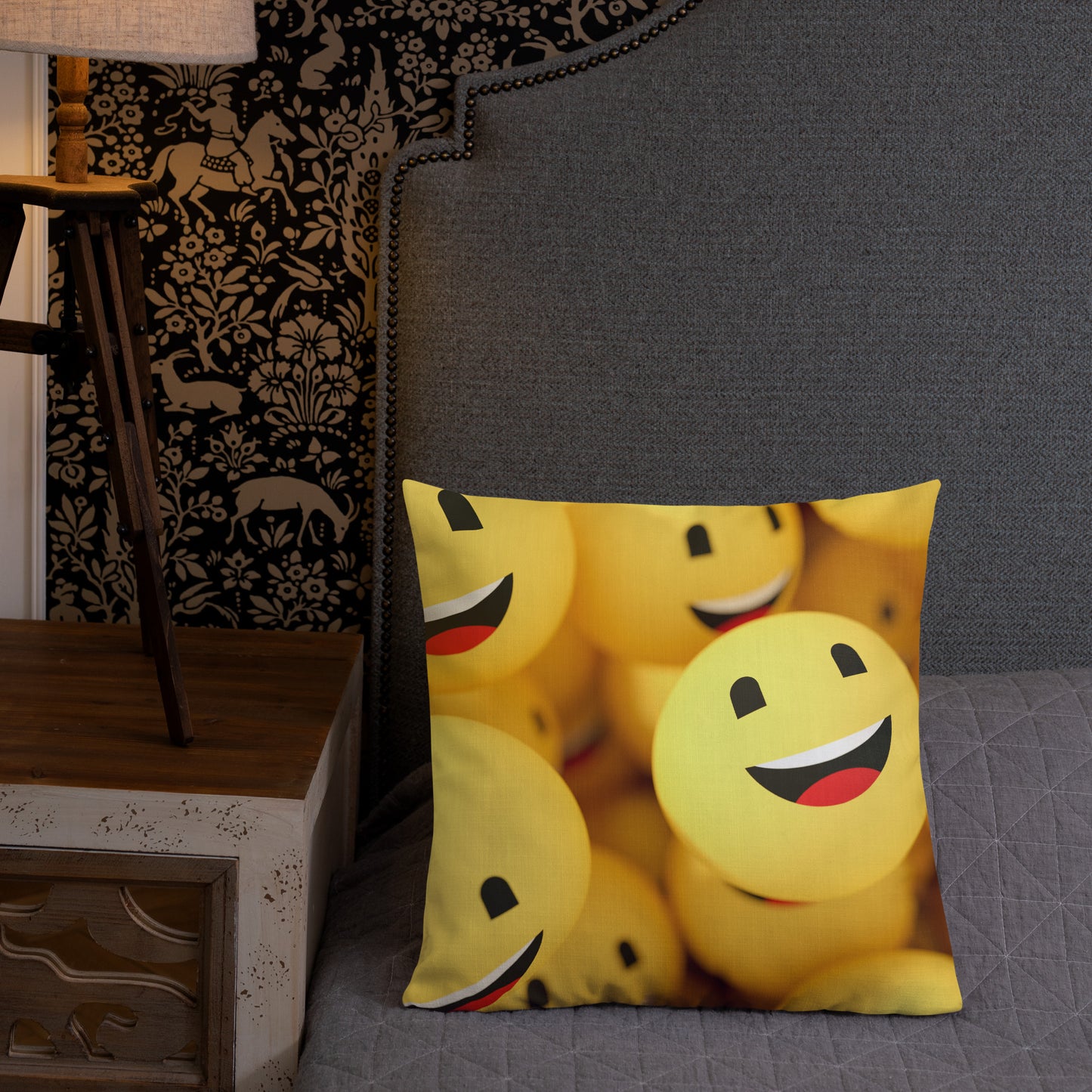 SMILEY Premium Pillow