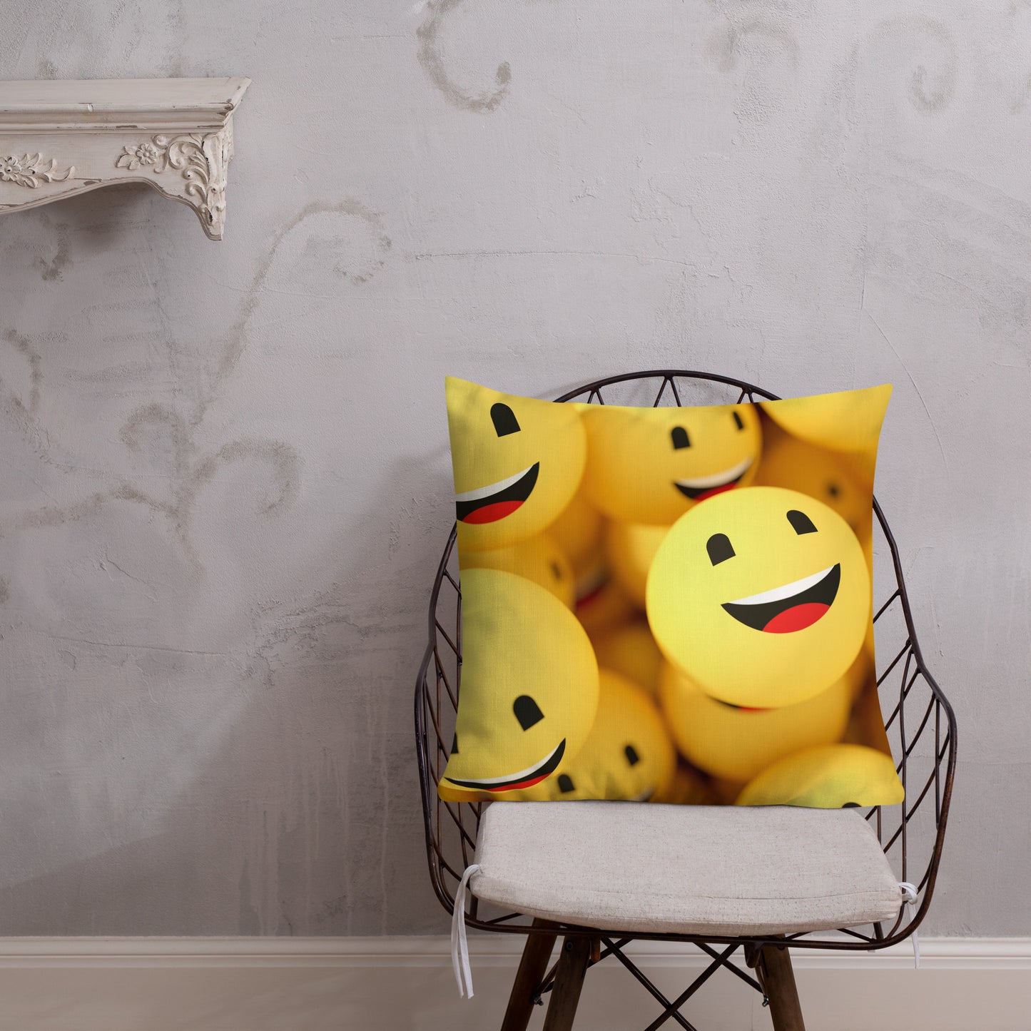 SMILEY Premium Pillow