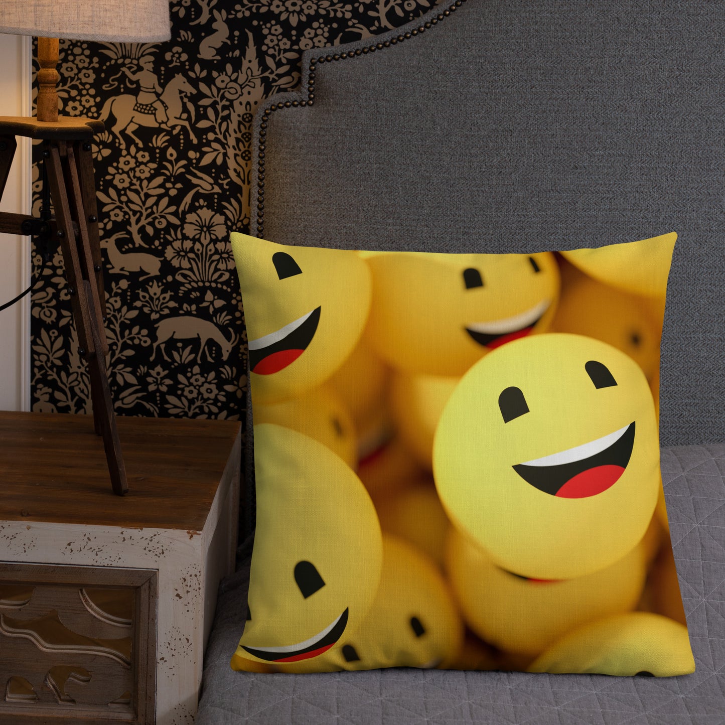 SMILEY Premium Pillow