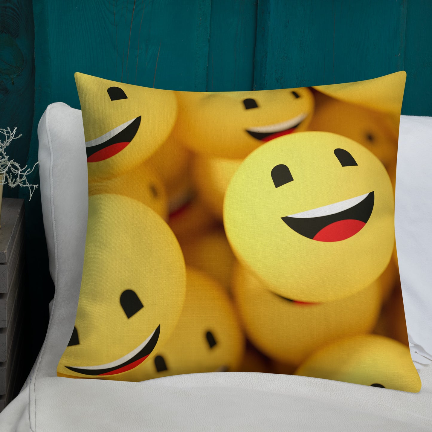 SMILEY Premium Pillow