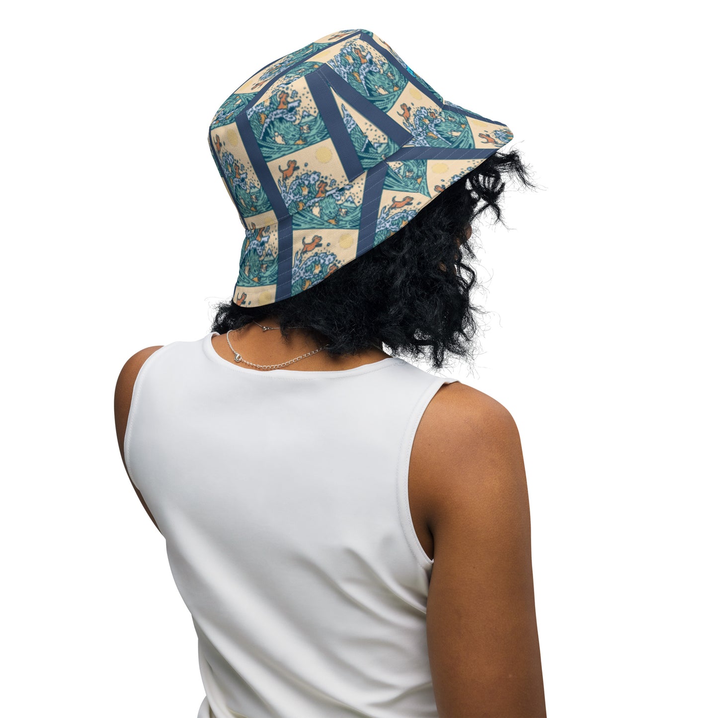 DOG SURFING/DOGS IN WATER Reversible bucket hat