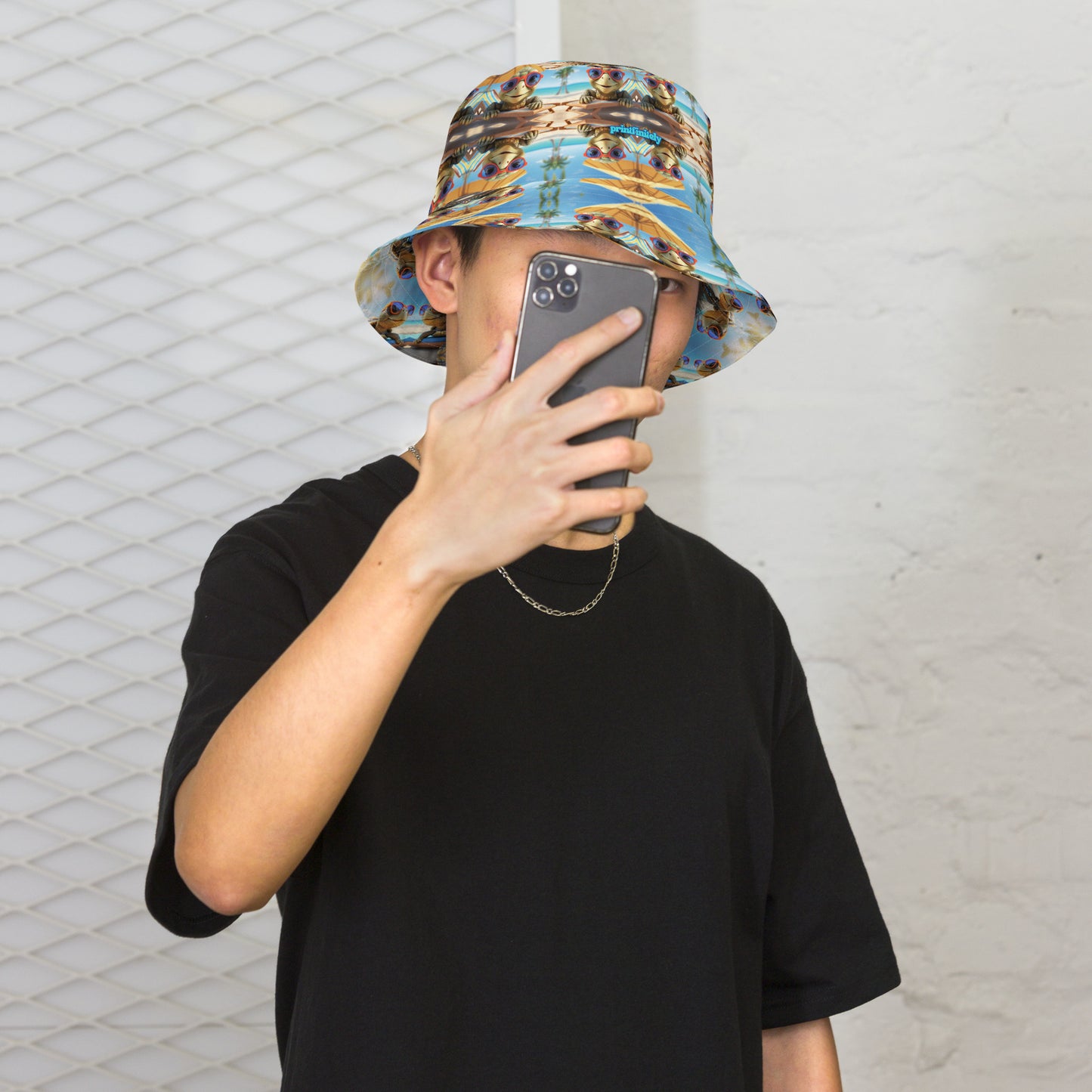 Reversible bucket hat