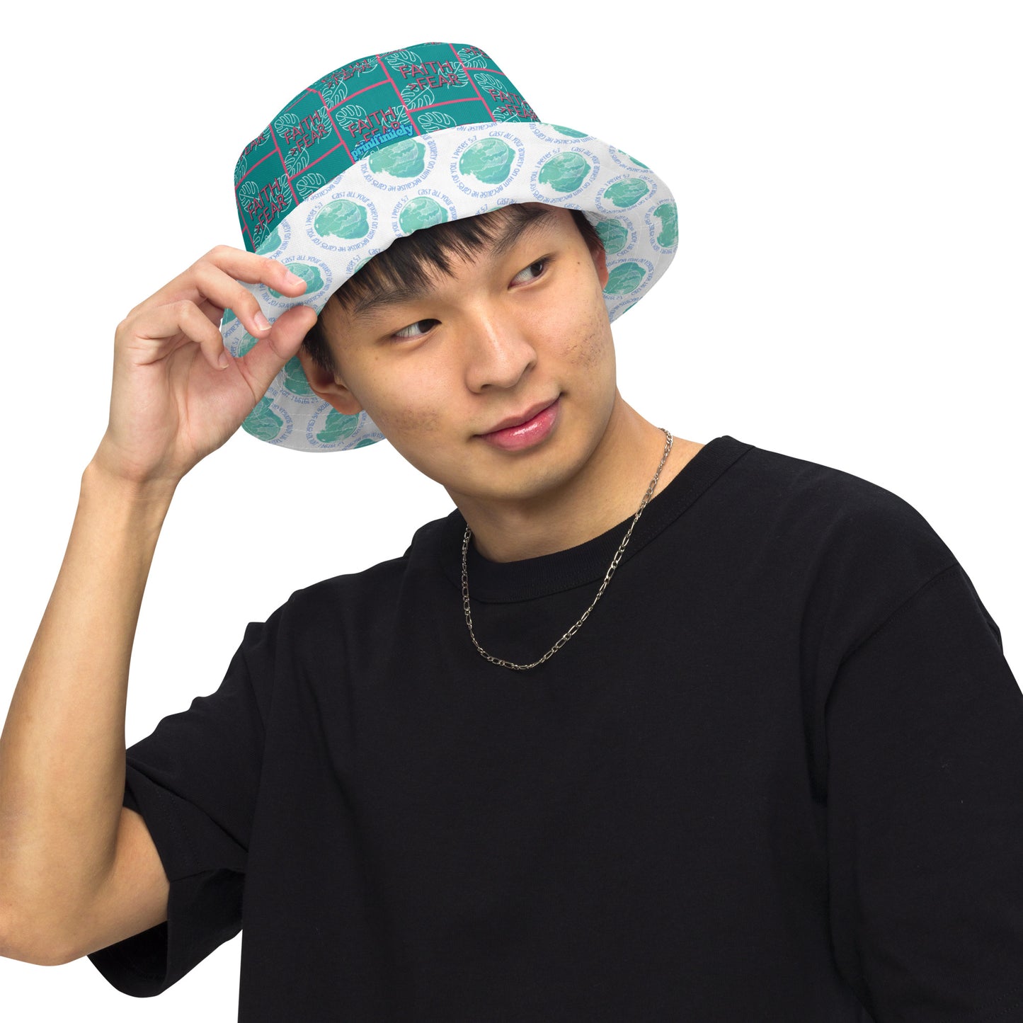 Reversible bucket hat