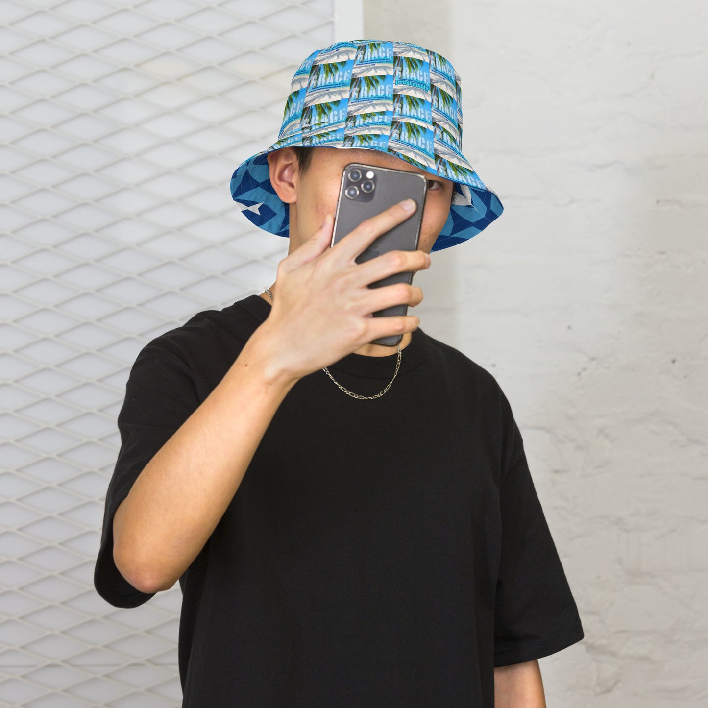 Reversible bucket hat