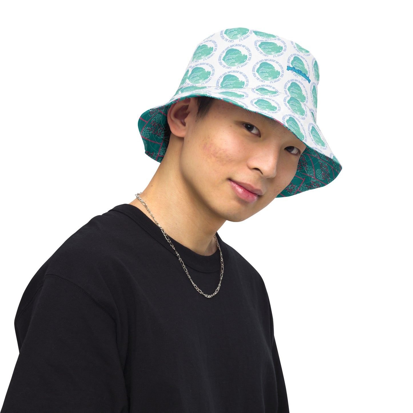 Reversible bucket hat