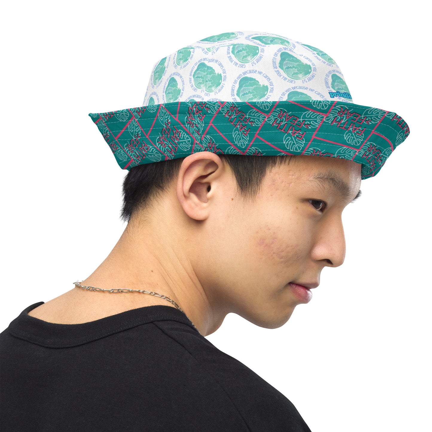 Reversible bucket hat