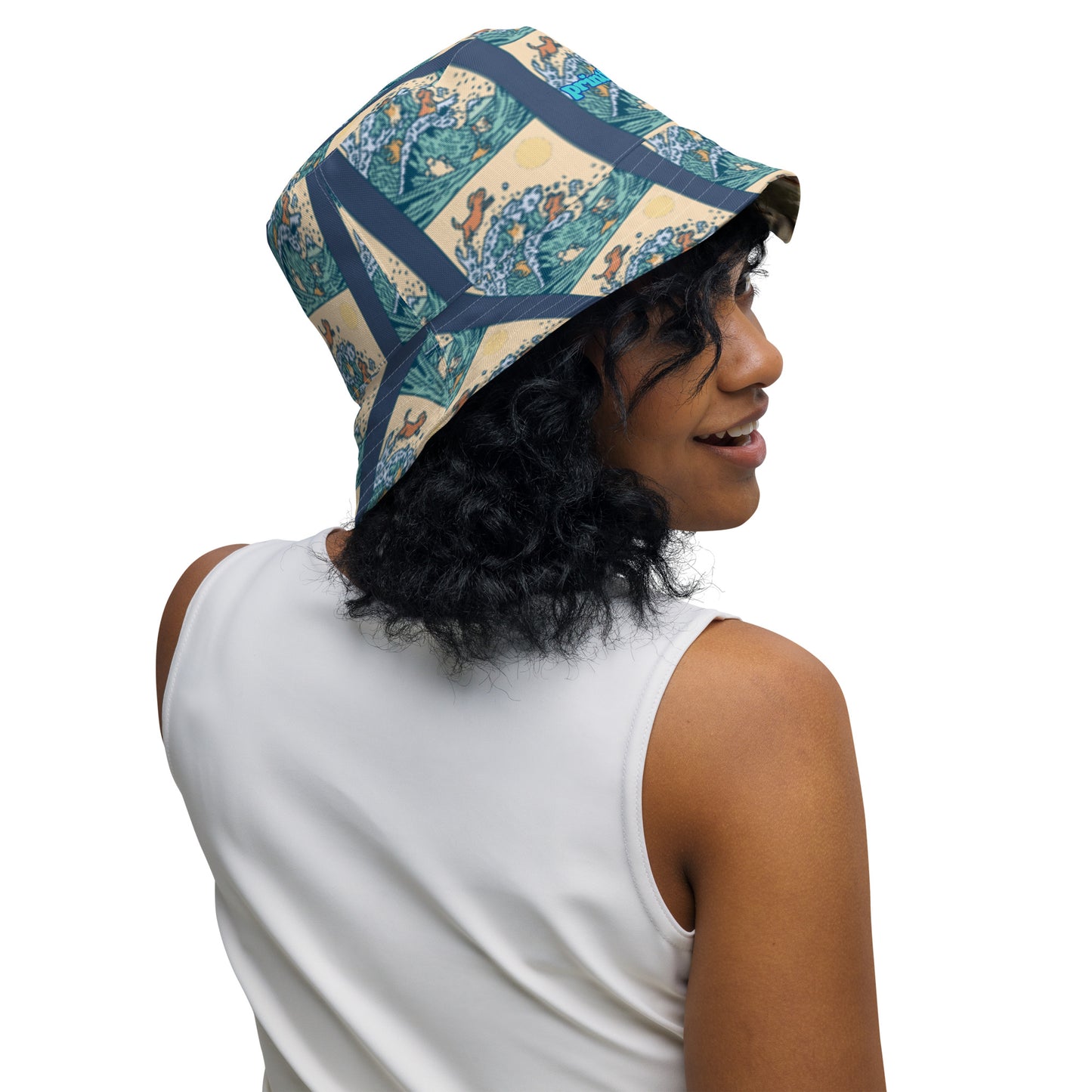 DOG SURFING/DOGS IN WATER Reversible bucket hat