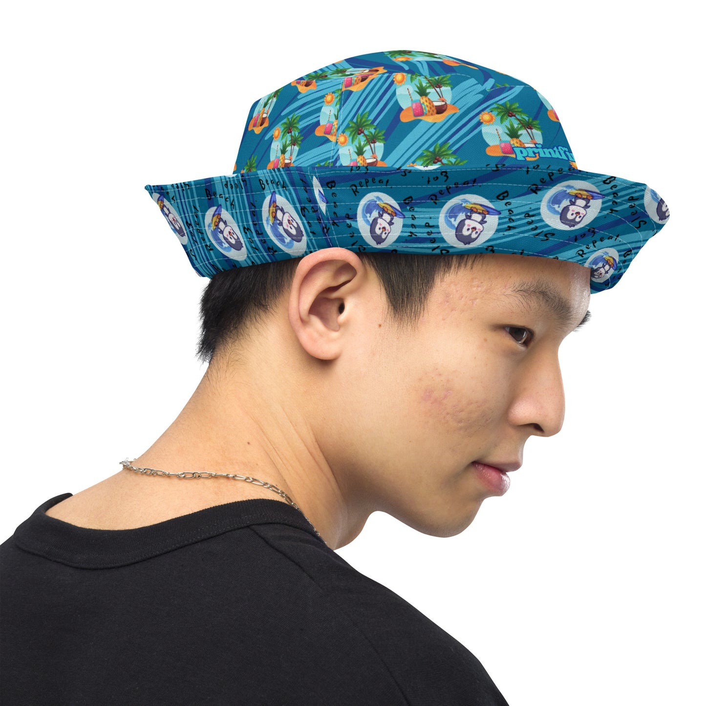 Reversible bucket hat