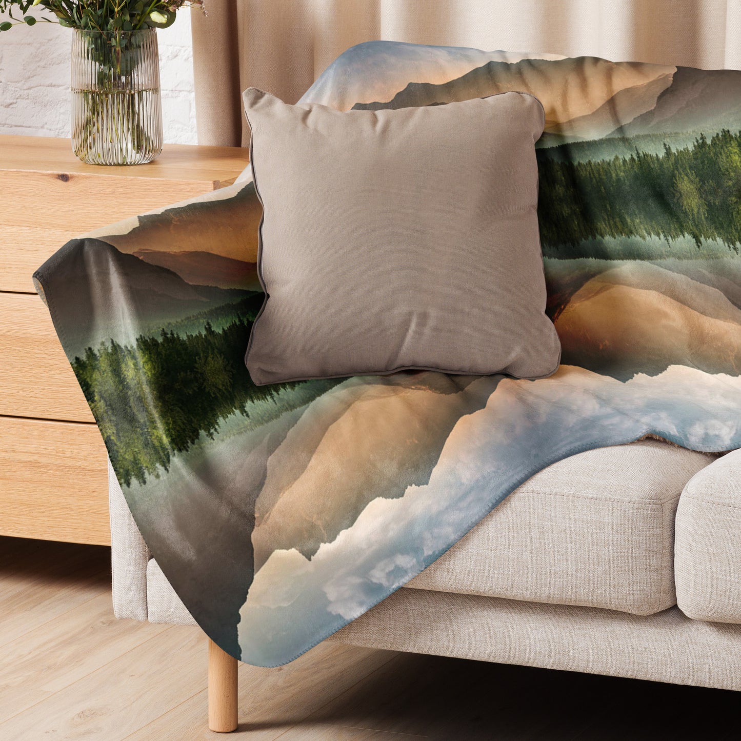 MIRRORED MOUNTAINS Sherpa blanket