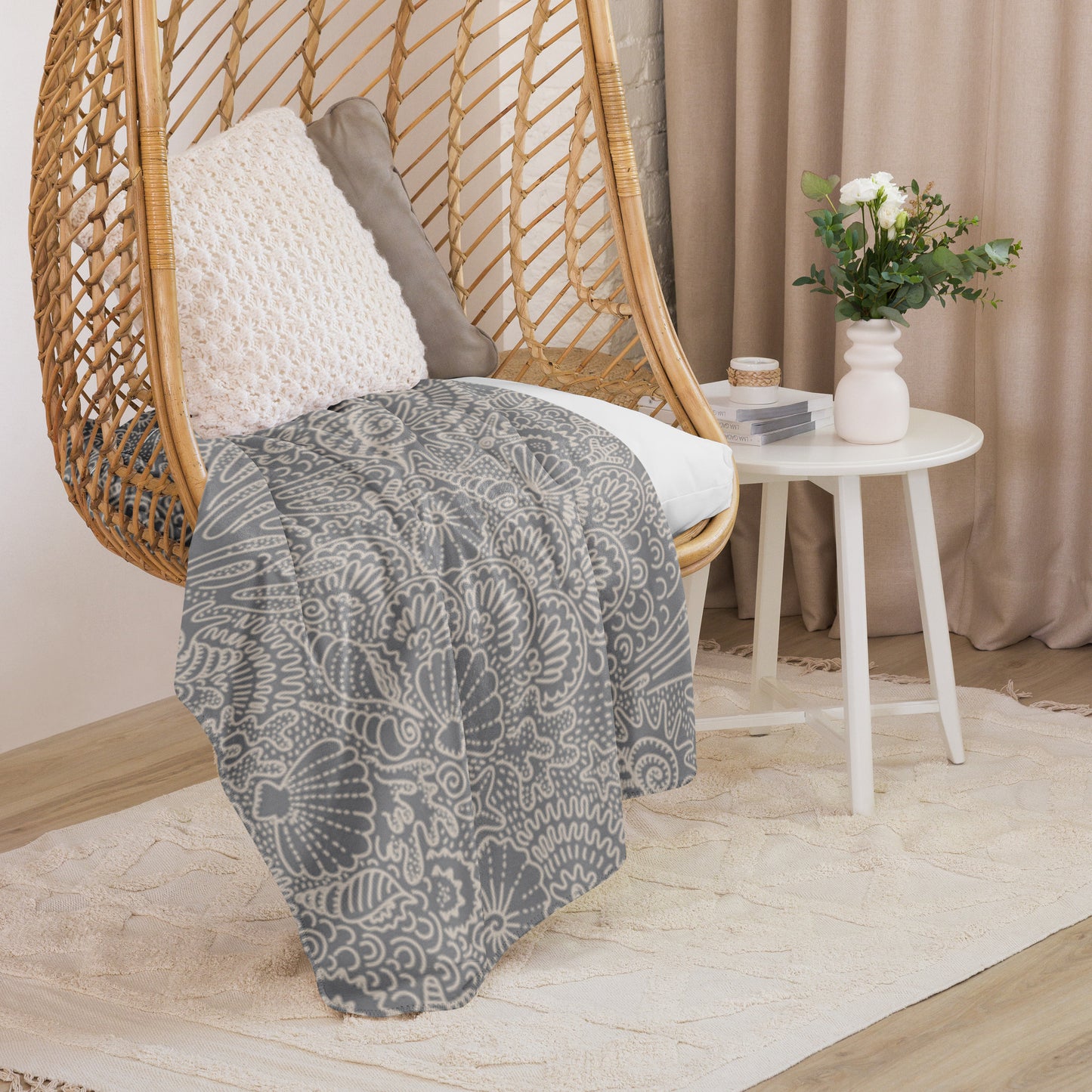 COZY OCEAN SHELLS Sherpa blanket